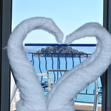 Hotel Aris Tolo Bagian luar foto