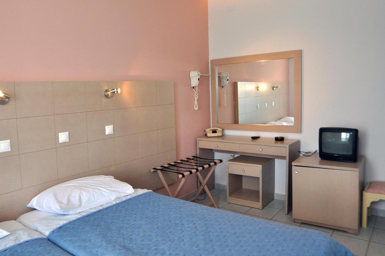 Hotel Aris Tolo Bagian luar foto