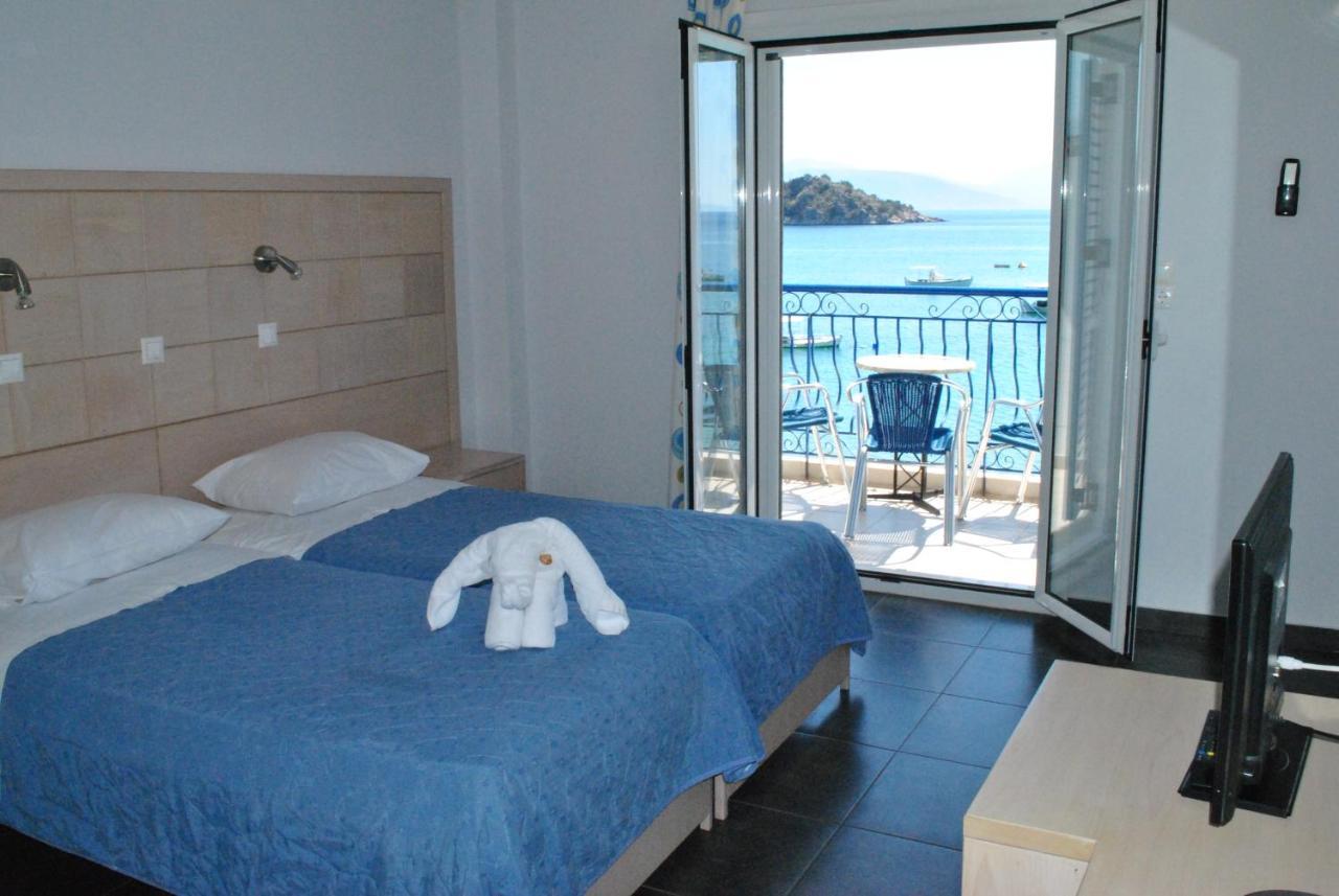 Hotel Aris Tolo Bagian luar foto