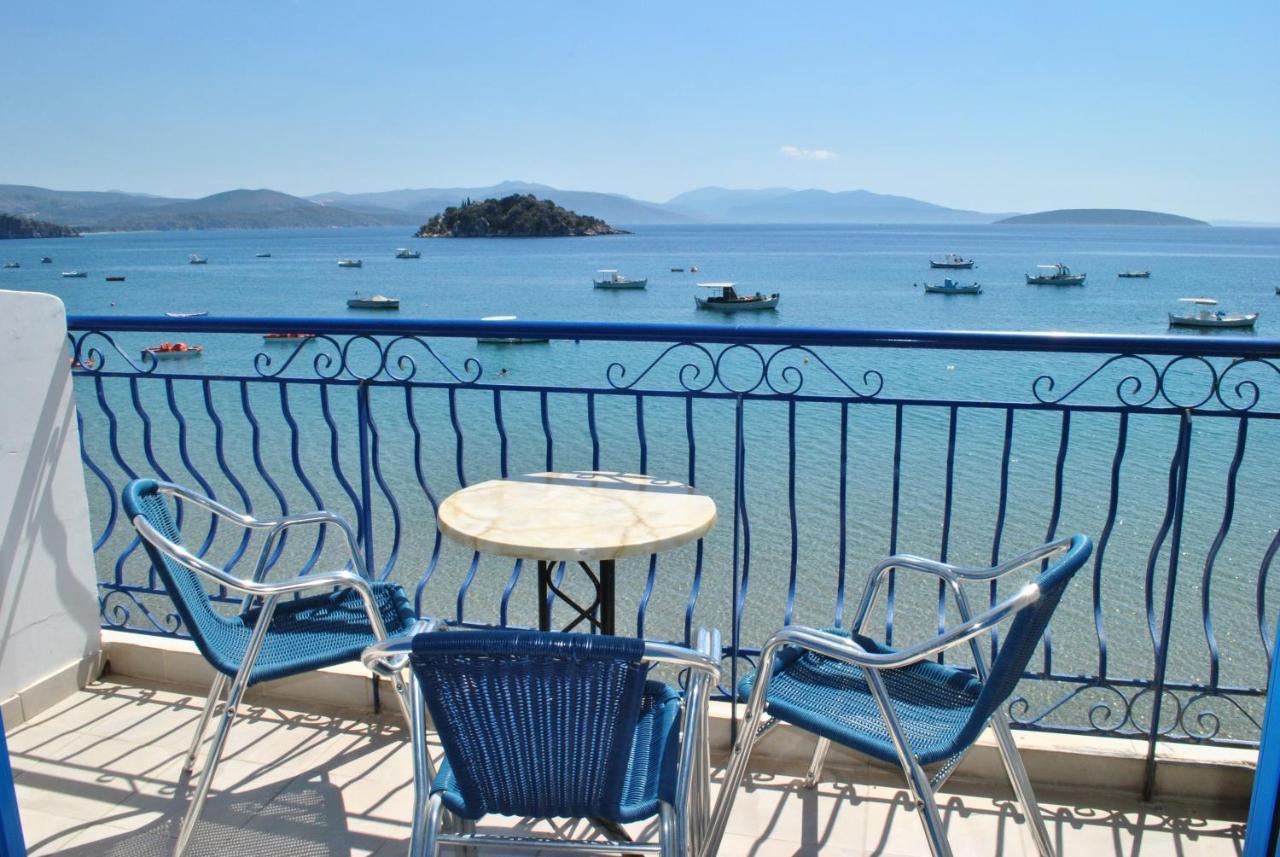 Hotel Aris Tolo Bagian luar foto