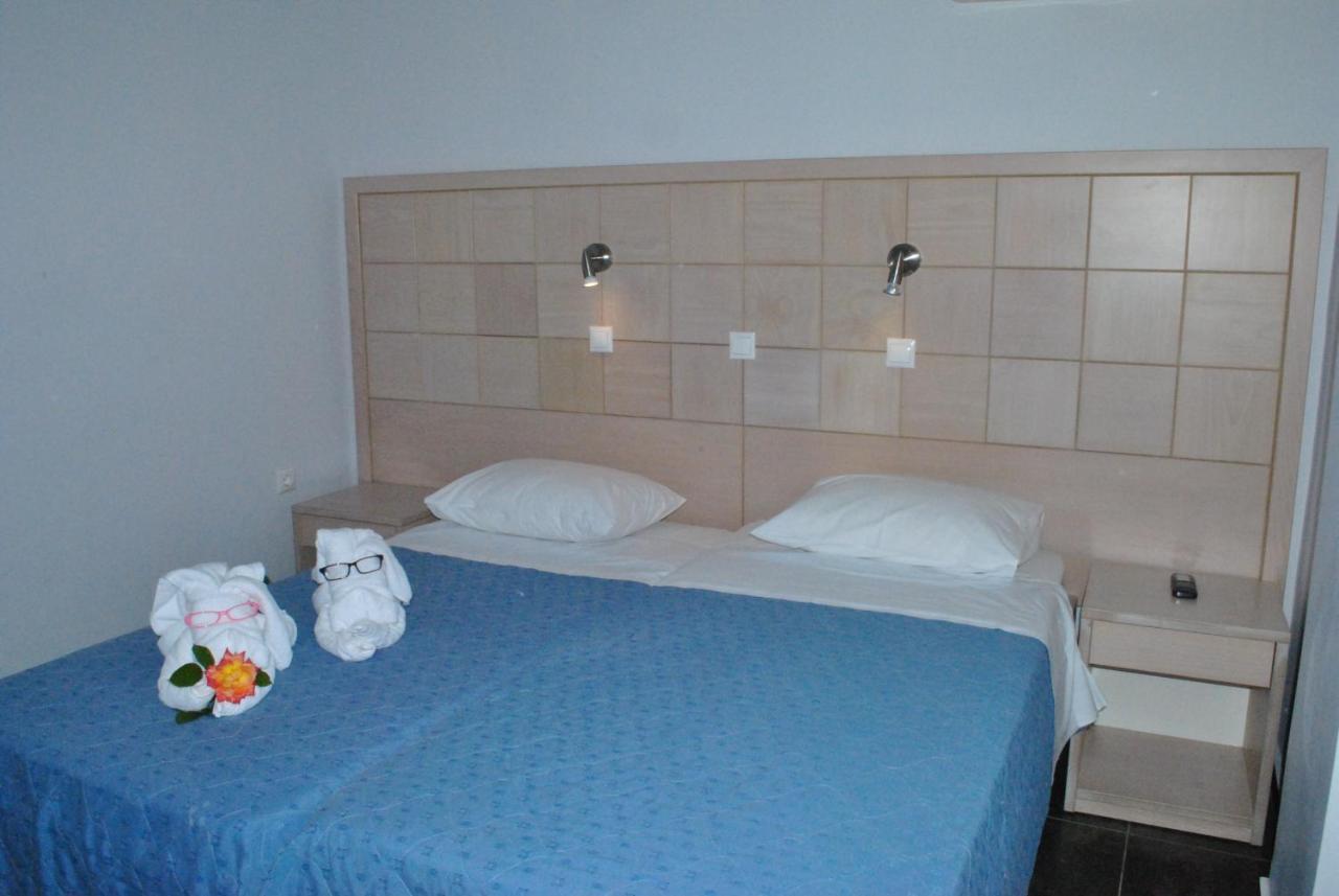 Hotel Aris Tolo Bagian luar foto