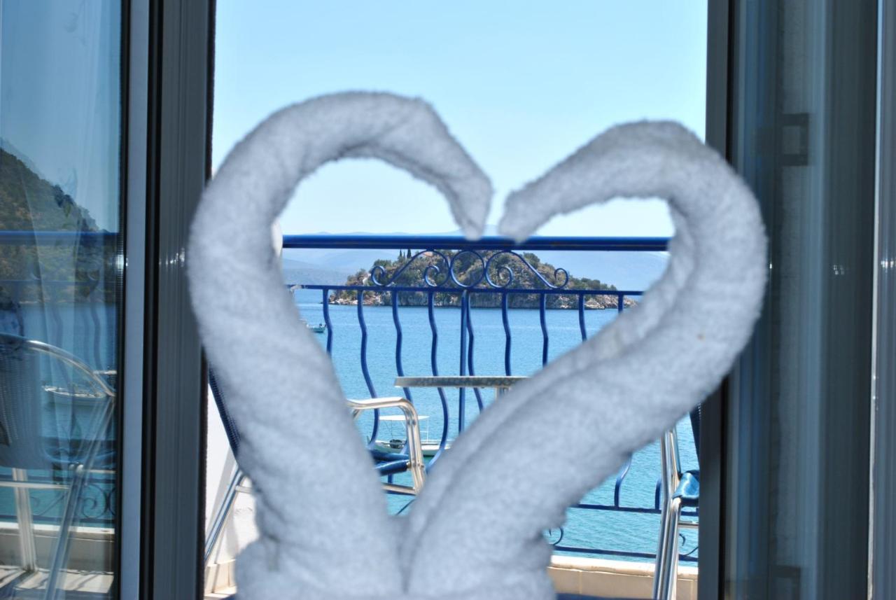 Hotel Aris Tolo Bagian luar foto